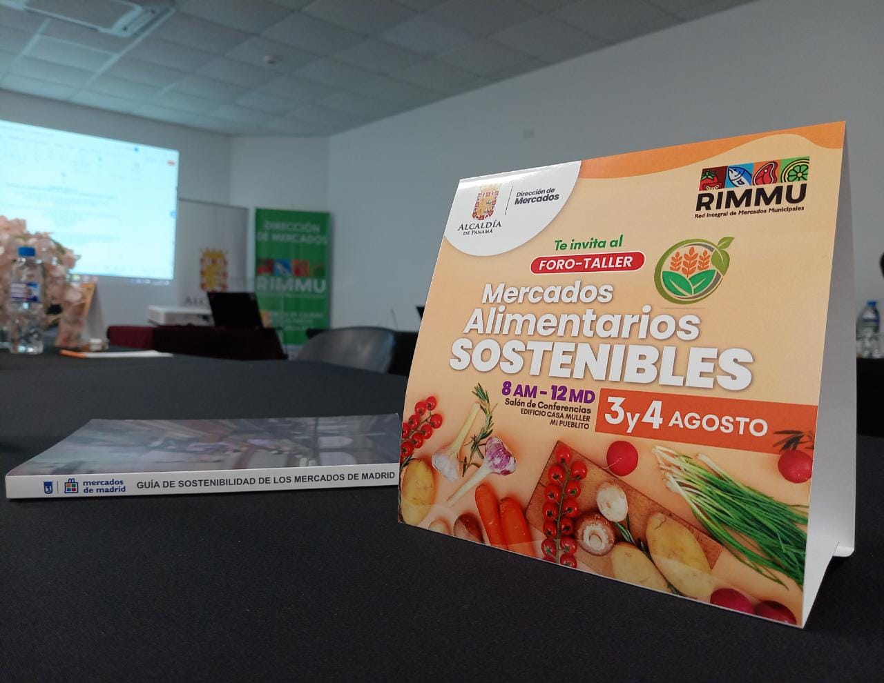 Cartel de los mercados y alimentos sostenibles