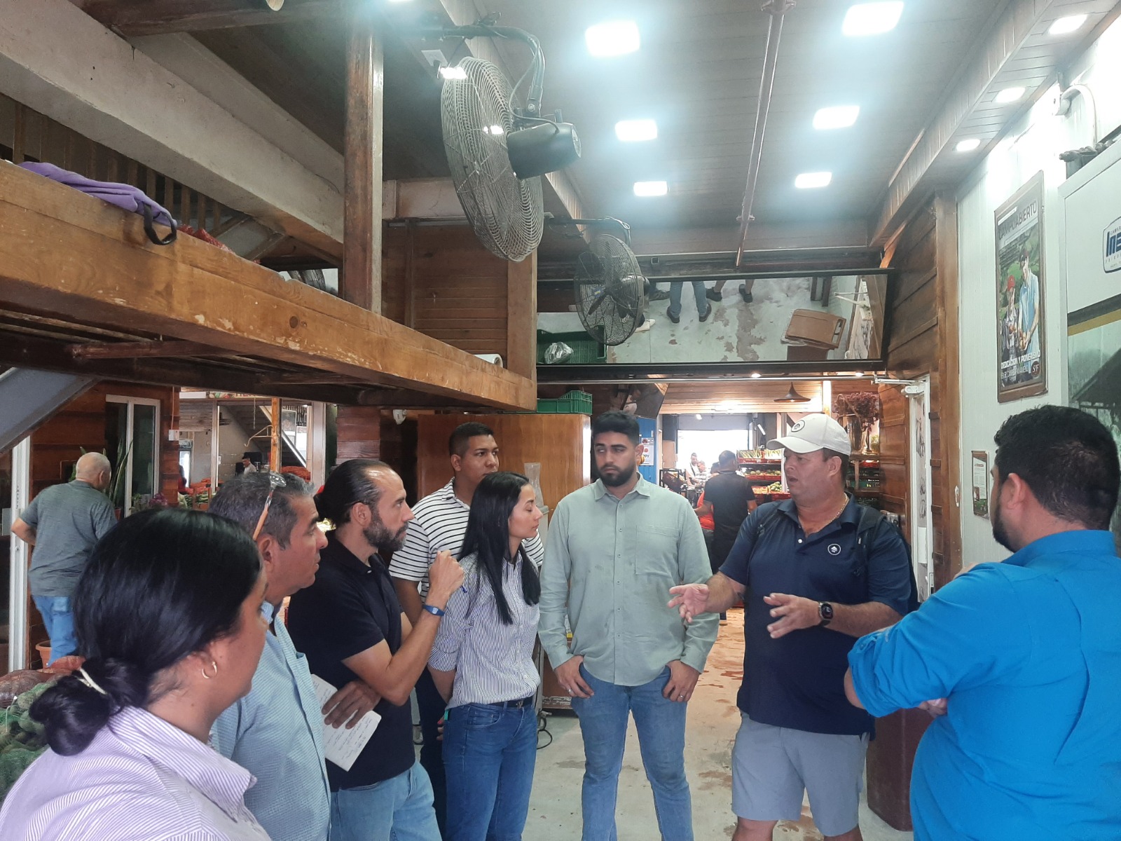 Reunión con los participantes de la conferencia sobre los mercados